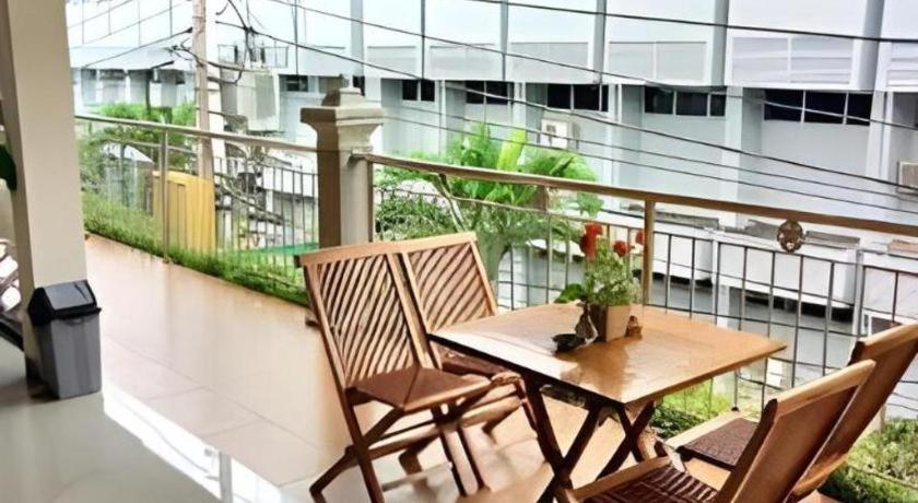 Malioboro Garden Hotel Yogyakarta Exterior foto