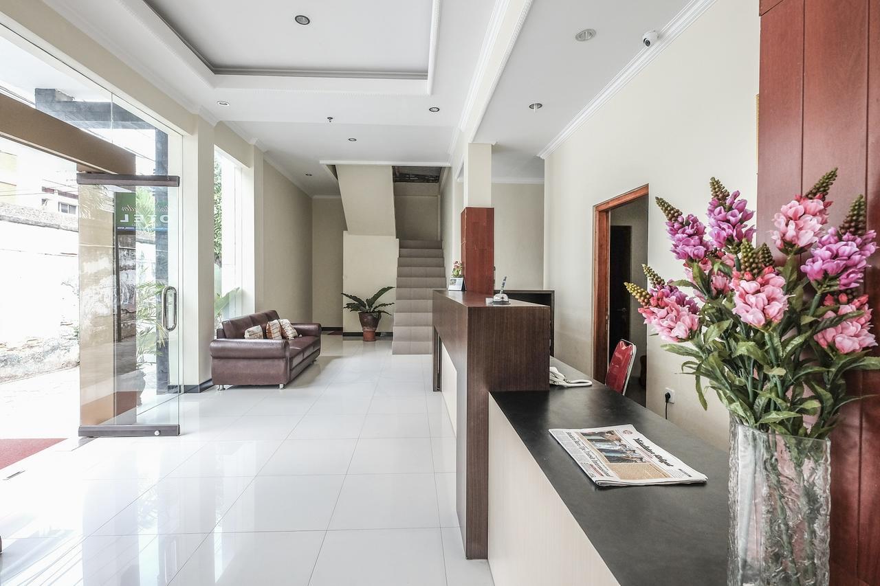 Malioboro Garden Hotel Yogyakarta Exterior foto